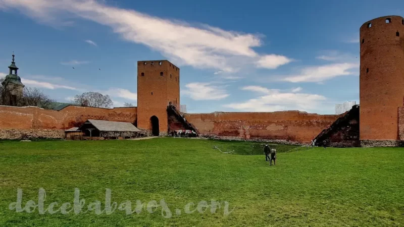 zamek zielonego smoka w czersku od wewnątrz