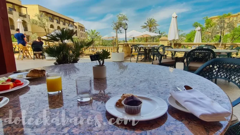 taras śniadaniowy hotelu kempinski san lawrenz