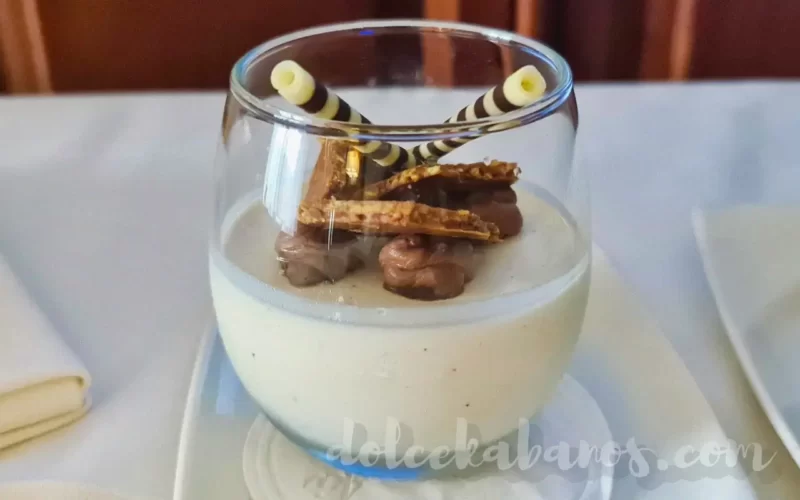 deser panna cotta w hotelu kempinski san lawrenz