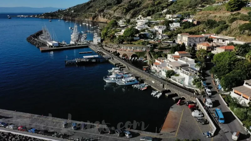 port w Santa marina Salina