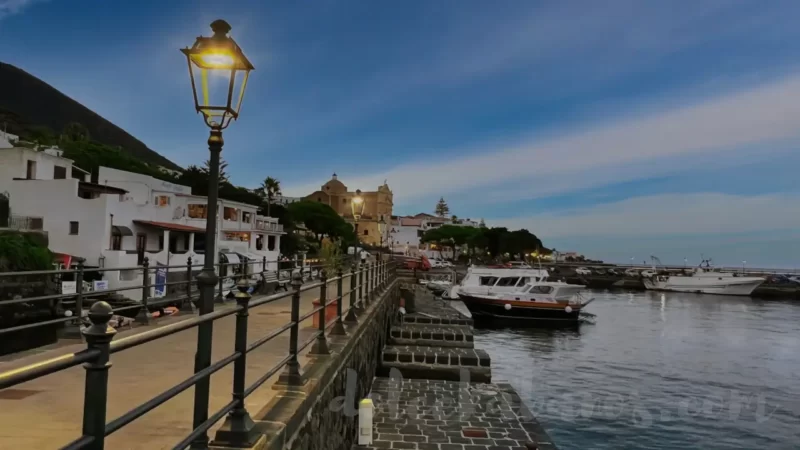 Santa Marina Salina i promenada przy porcie