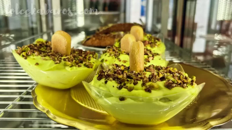 desery pistacjowe w restauracji da Luciano na wyspie Stromboli