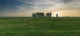 widok z dalszej perspektywy na Stonehenge